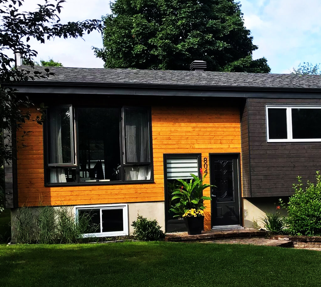 Remplacement d'un revêtement extérieur en bois d'une maison